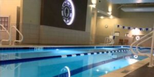 Gold's Gym with pools near me